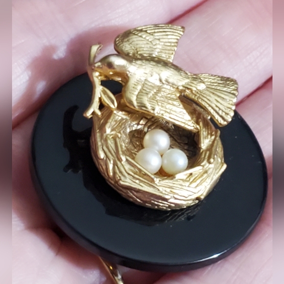 Vintage STUNNING Bird nest pearls enamel brooch pin gold - Picture 10 of 12